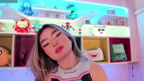 Snapshot of ariana_villada chatting on March 2, 3:24 am Ari online show from March 2, 3:24 am