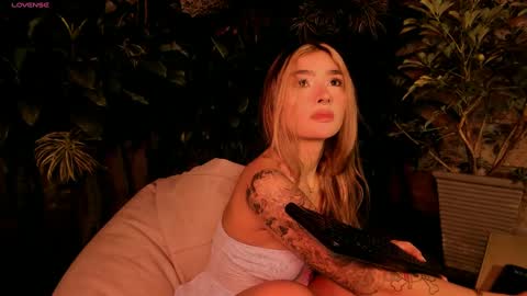 Snapshot of ariana_villada chatting on September 21, 3:30 am Ari online show from September 21, 3:30 am