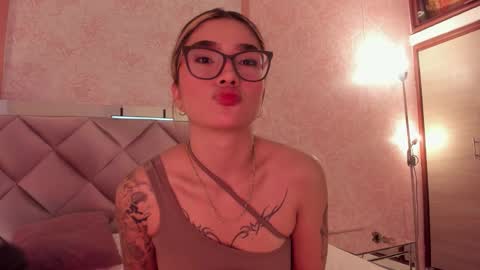 Snapshot of ariana_villada chatting on October 22, 3:07 am Ari online show from October 22, 3:07 am