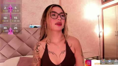Snapshot of ariana_villada chatting on October 24, 3:25 am Ari online show from October 24, 3:25 am