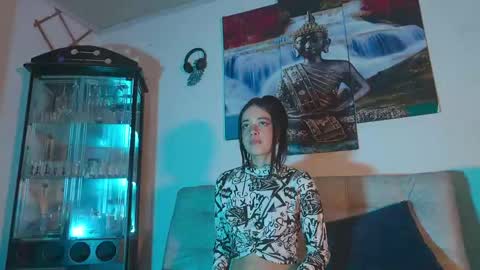 Snapshot of ariana_whitee chatting on April 28, 10:53 am ariana_whitee online show from April 28, 10:53 am