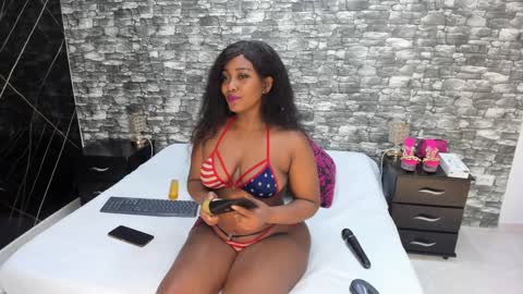 Snapshot of arianaablack chatting on December 20, 12:16 pm Ariana online show from December 20, 12:16 pm