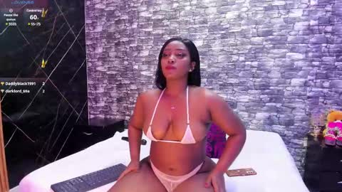 Snapshot of arianaablack chatting on February 19, 3:49 pm Ariana online show from February 19, 3:49 pm