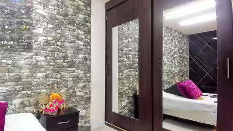 Snapshot of arianaablack chatting on February 21, 12:17 pm Ariana online show from February 21, 12:17 pm