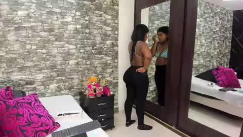 Snapshot of arianaablack chatting on February 25, 12:13 pm Ariana online show from February 25, 12:13 pm