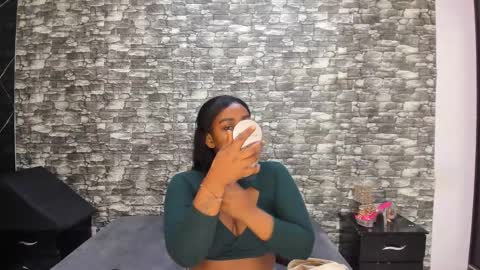 Snapshot of arianaablack chatting on November 13, 11:53 am Ariana online show from November 13, 11:53 am