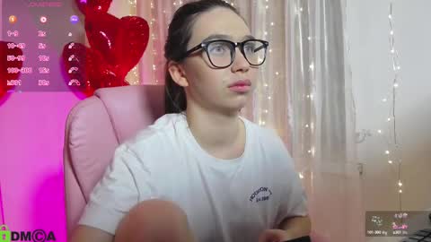 Snapshot of arianahot777 chatting on February 19, 12:25 am arianahot777 online show from February 19, 12:25 am