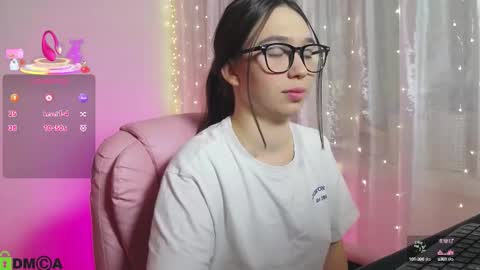 Snapshot of arianahot777 chatting on October 13, 9:37 pm arianahot777 online show from October 13, 9:37 pm