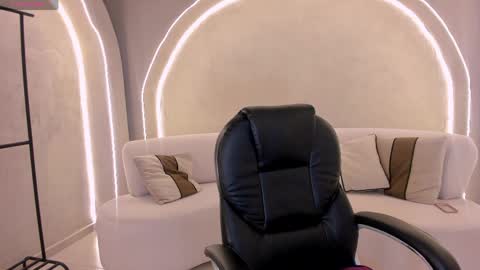 Your Girl  online show from April 17, 2:58 am