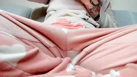 Ariana  Steven online show from January 18, 9:07 pm