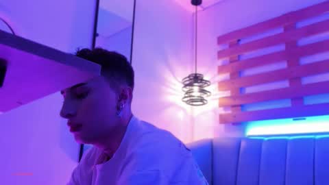 Ari  online show from October 14, 12:50 pm