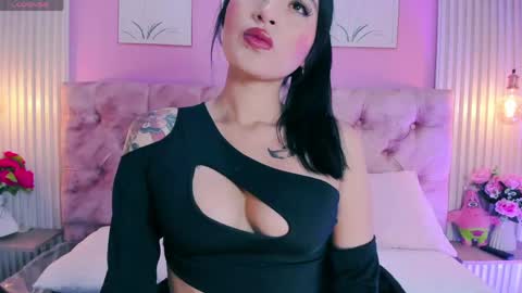 arianawest_ online show from June 5, 2:01 pm