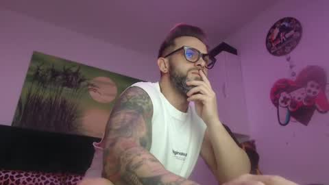 Snapshot of ariandeluna chatting on January 7, 7:52 am ariandeluna online show from January 7, 7:52 am