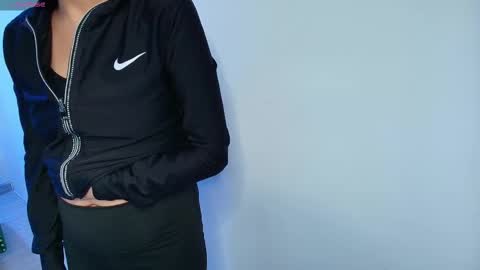 Snapshot of arianna_sweeet chatting on October 4, 3:48 am arianna_sweeet online show from October 4, 3:48 am