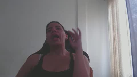 Snapshot of ariannaloovel chatting on December 5, 6:11 pm ariannaloovel online show from December 5, 6:11 pm