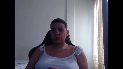 Snapshot of ariannaloovel chatting on January 14, 8:15 pm ariannaloovel online show from January 14, 8:15 pm