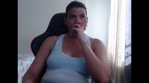 Snapshot of ariannaloovel chatting on January 16, 8:36 pm ariannaloovel online show from January 16, 8:36 pm