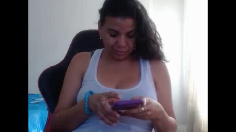 Snapshot of ariannaloovel chatting on November 21, 6:06 pm ariannaloovel online show from November 21, 6:06 pm