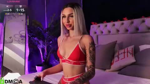 Snapshot of ariannalure chatting on November 1, 7:27 pm Arianna online show from November 1, 7:27 pm