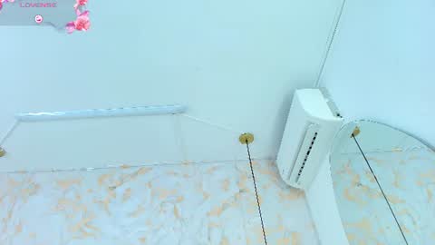 Snapshot of ariannaruiz chatting on August 1, 12:04 pm Arianna online show from August 1, 12:04 pm