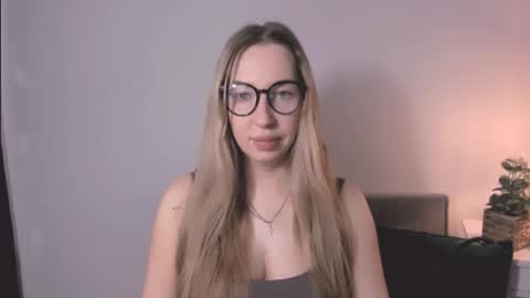 Aria online show from February 21, 6:25 am