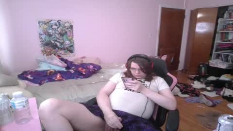 Ariathebrat online show from June 8, 9:37 pm