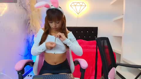 ariatna_andy online show from April 18, 6:23 pm