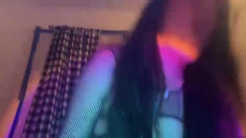 Snapshot of ariawestlove chatting on January 13, 5:23 am Aria online show from January 13, 5:23 am