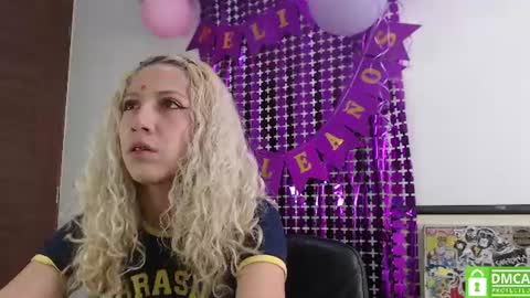 Snapshot of aribunnie chatting on July 1, 1:02 pm Ari Bunnie online show from July 1, 1:02 pm