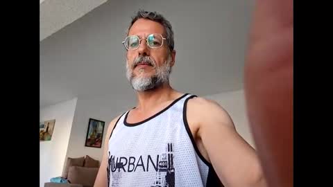 Ariel4Bears online show from April 30, 1:50 pm