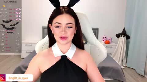 Snapshot of ariel__grand chatting on November 1, 2:02 am Ariel online show from November 1, 2:02 am