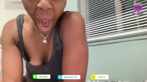 Snapshot of arielbliss69 chatting on April 28, 2:38 am arielbliss69 online show from April 28, 2:38 am