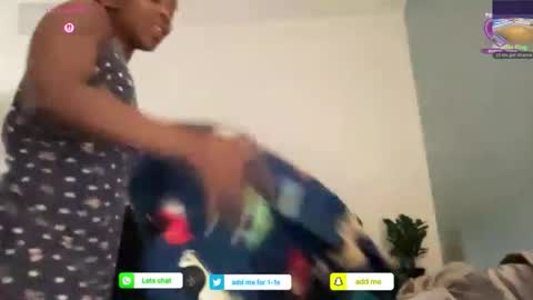 Snapshot of arielbliss69 chatting on April 29, 2:48 am arielbliss69 online show from April 29, 2:48 am