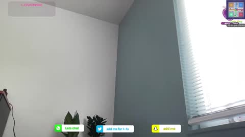 Snapshot of arielbliss69 chatting on May 2, 3:28 pm arielbliss69 online show from May 2, 3:28 pm