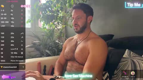 Ariel online show from February 7, 8:23 pm