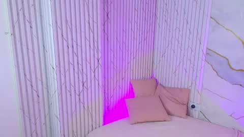  ARIEL  online show from April 16, 9:39 pm