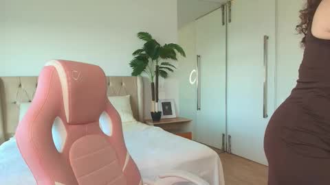 Ariella GTM3  Tue Wed Thu Fri Sat  0400 am-1030pm online show from February 15, 7:21 pm