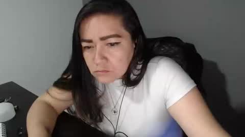 Arielle online show from December 3, 12:24 am