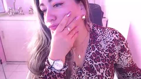 Arielle online show from April 10, 7:07 pm