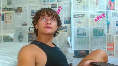 Snapshot of arielnoir6958 chatting on February 18, 8:38 pm Ariel Aoir online show from February 18, 8:38 pm