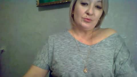 ArielXLoveresss online show from November 8, 10:19 pm