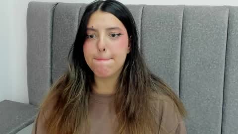 arihanna_london online show from April 10, 8:13 pm