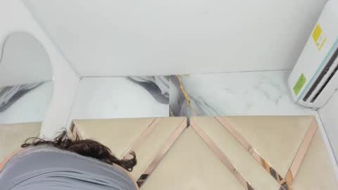 ariht online show from March 29, 8:42 pm