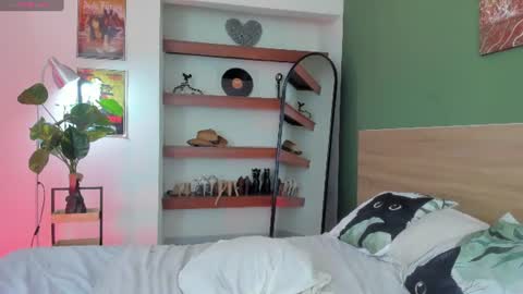 Snapshot of arii_anna_ chatting on June 19, 12:15 am Arii Anna online show from June 19, 12:15 am