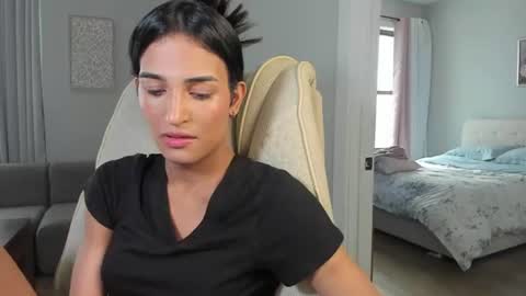 Snapshot of ariia1_ chatting on June 11, 6:39 pm Aria online show from June 11, 6:39 pm