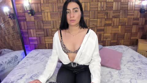 Snapshot of ariiaa_1 chatting on January 24, 11:23 pm ARIANNA online show from January 24, 11:23 pm