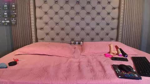 ARIANA   online show from September 9, 6:07 pm