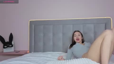 arimilas online show from November 28, 8:50 am