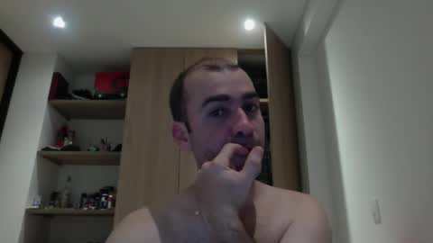 Snapshot of aristi11 chatting on December 4, 5:27 am aristi11 online show from December 4, 5:27 am