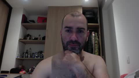 Snapshot of aristi11 chatting on October 10, 4:00 am aristi11 online show from October 10, 4:00 am